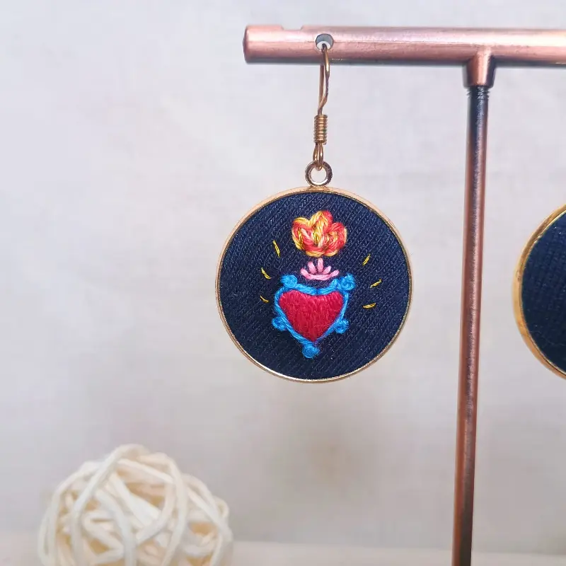 Aros Corazón Llama en Tono Dorado - Imagen 2