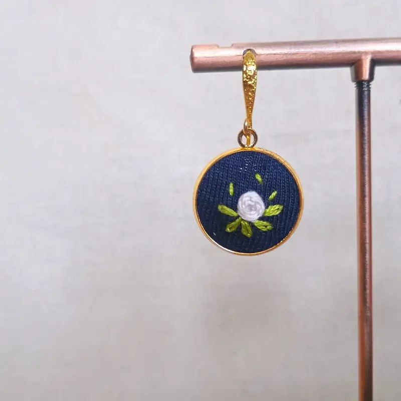 Aros Small Flora en Tono Dorado - Imagen 2