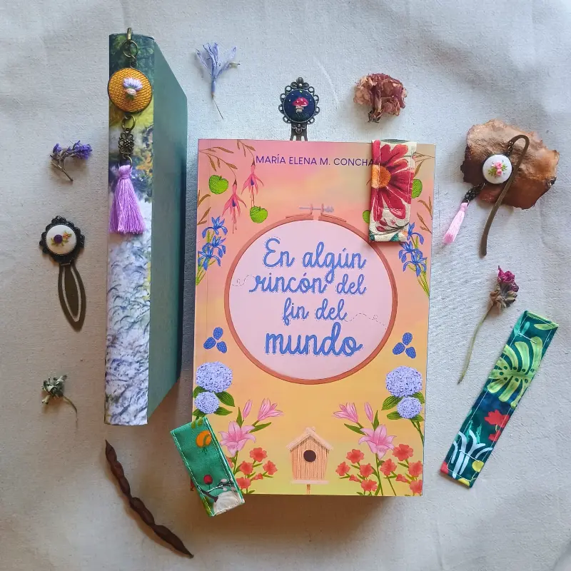 marcapáginas bordados a mano, marcapaginas de tela, marcapaginas colgantes y de clip colección Ralea