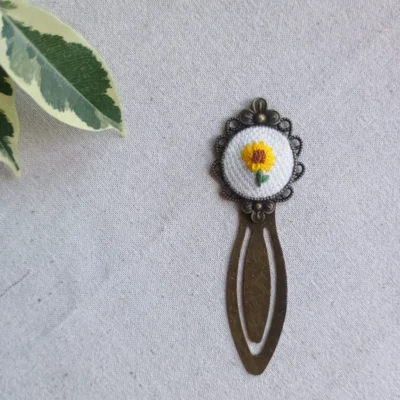 Marcapáginas Clip Girasol • Bordado a Mano