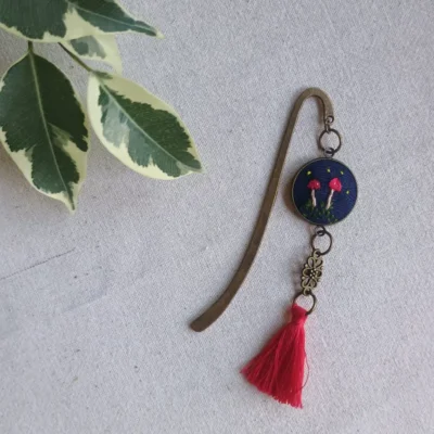 Marcapáginas Colgante Hongos Rojo • Bordado a Mano